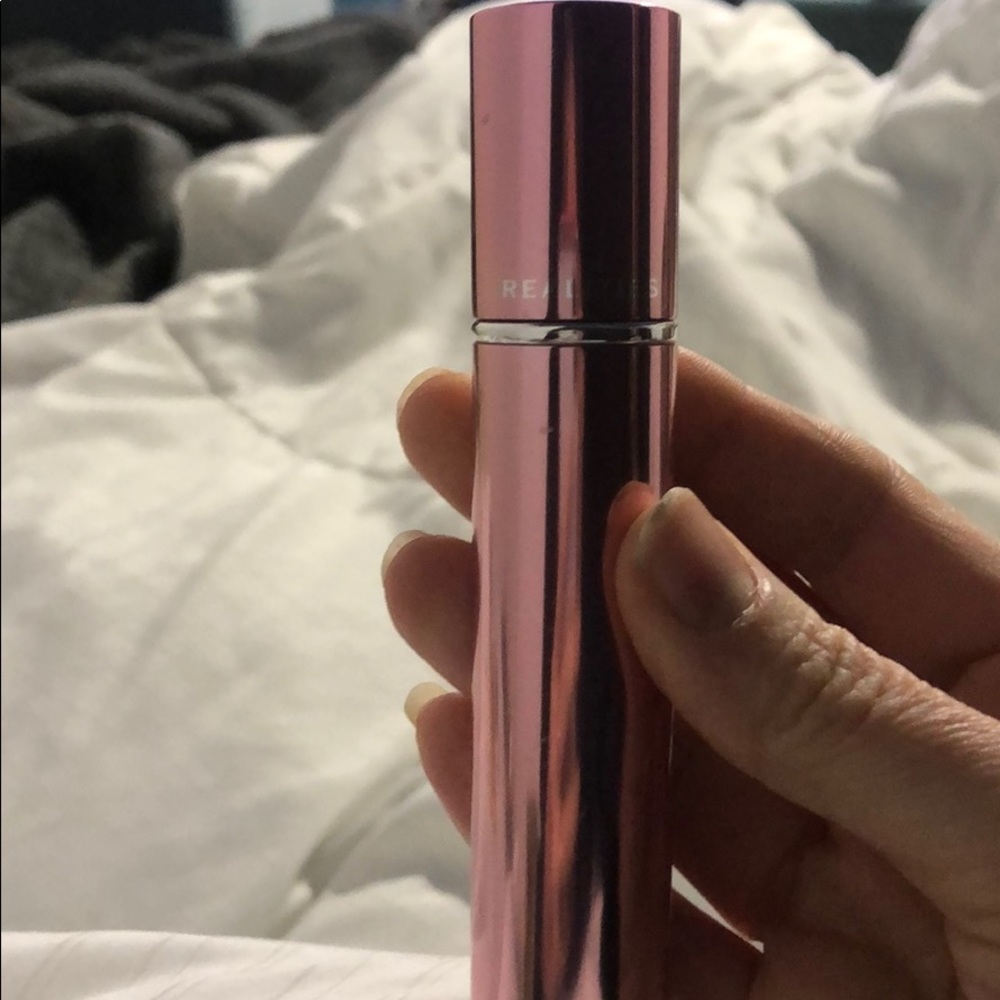 Realities🤑 - Picture 2 of 4